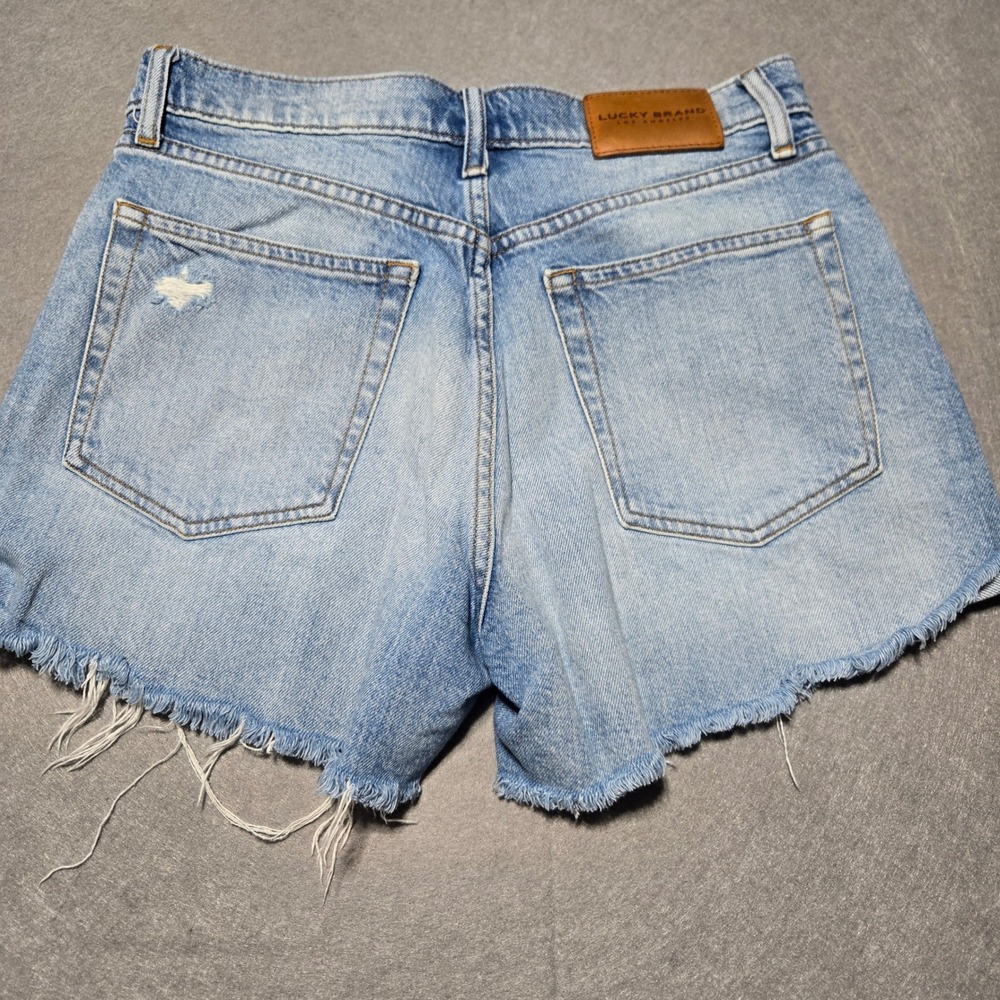 Lucky Brand Relaxed Short Womens 4/27 Light Wash Distressed Raw Hem Denim Shorts - Picture 2 of 10